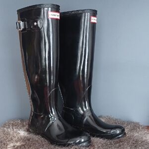 Hunter Boots/ Black Gloss 17"